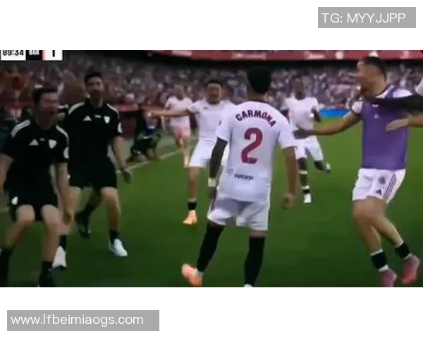 小孩偶遇足球明星激动落泪感动瞬间引发众人关注与共鸣